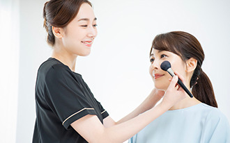美容師、美容アドバイザー、シニア向けサービス